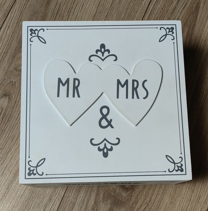 Skrzynka na pamiątki pary młodej