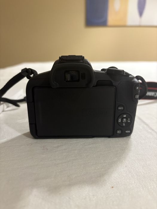 Canon EOS R50 + objetiva RF-S 18-45 mm — como nova (usada 2x)
