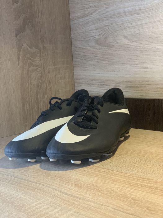 Korki nike rozm. 38.5 uzywane, bardzo dobry stan