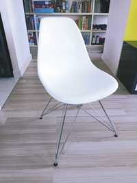 Białe nowoczesne krzesło inspirowane DSR