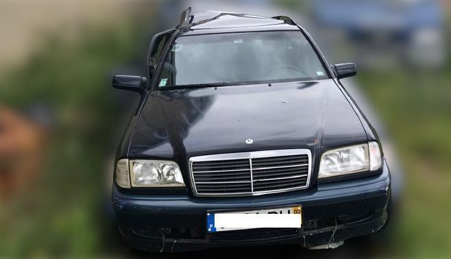 Mercedes C220 CDI Station (W202) de 2000 para peças