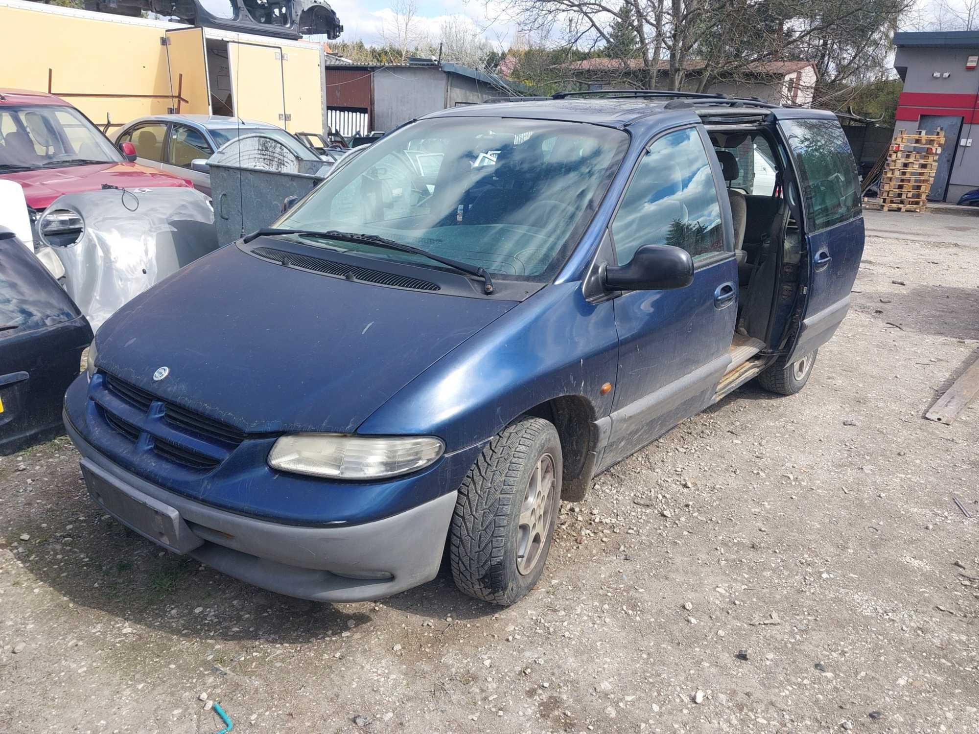 Posiadam czesci chrysler  voyager  2.5td  vm