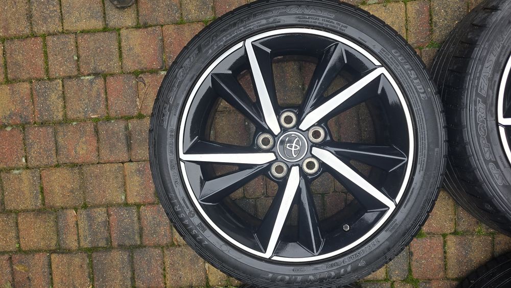 Komplet kół koła felgi 17" Toyota corolla auris avensis opony letnie