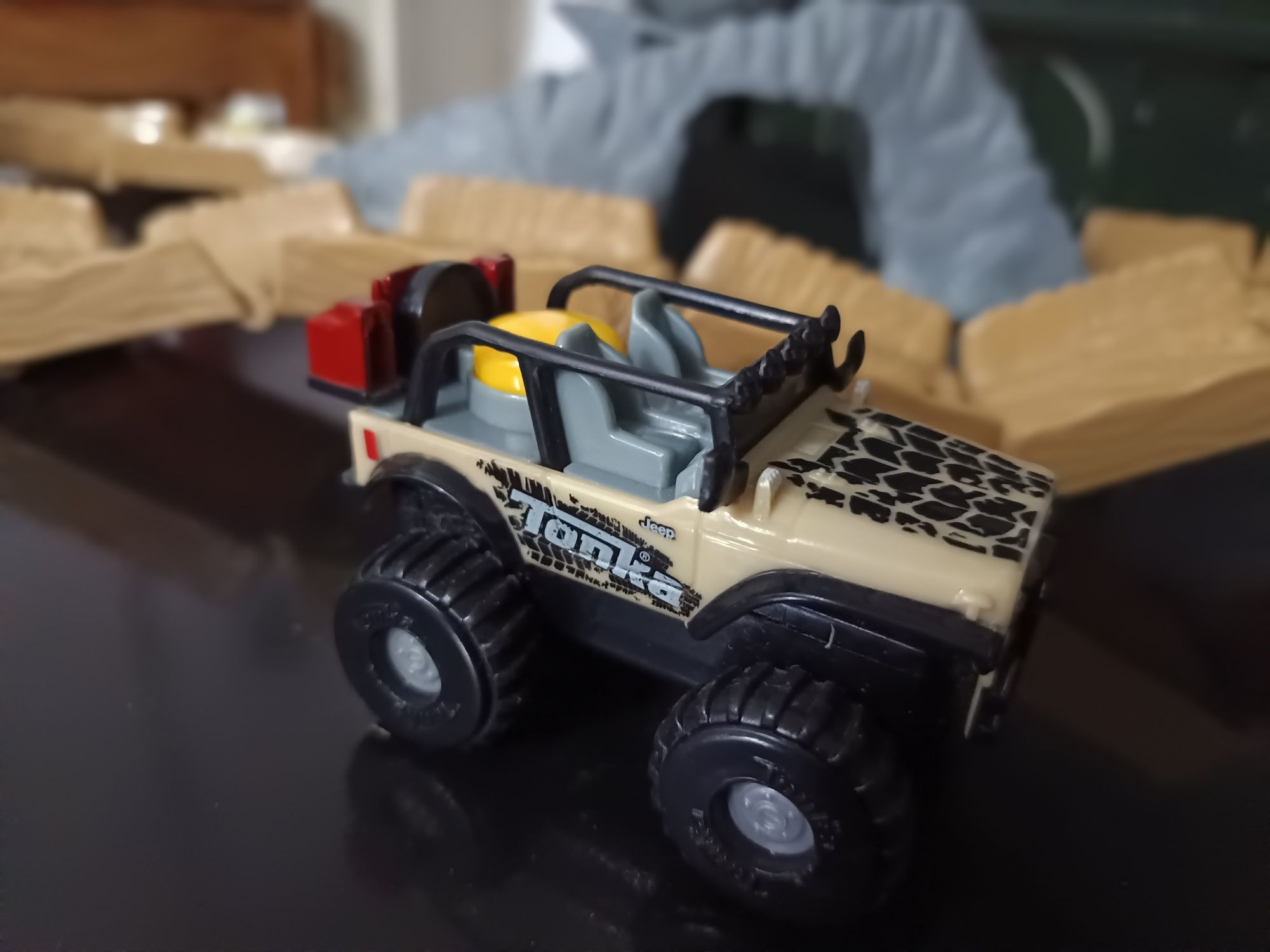 Hasbro tonka scape + veículo NOVA