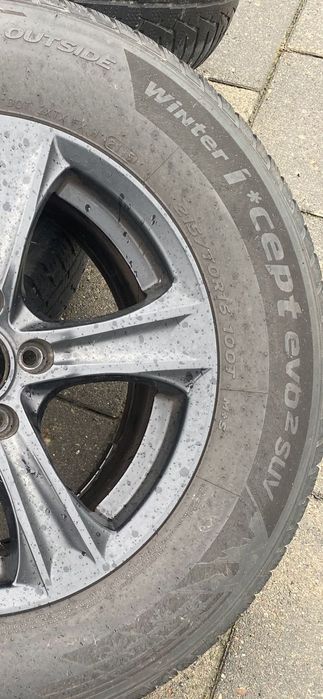 Opony zimowe z alusami 215/70/16