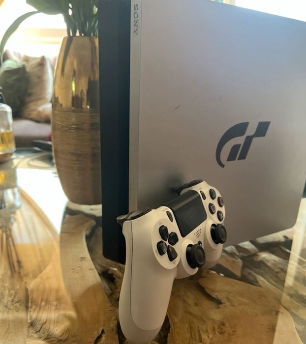 Ps4 slim gt limited Edition