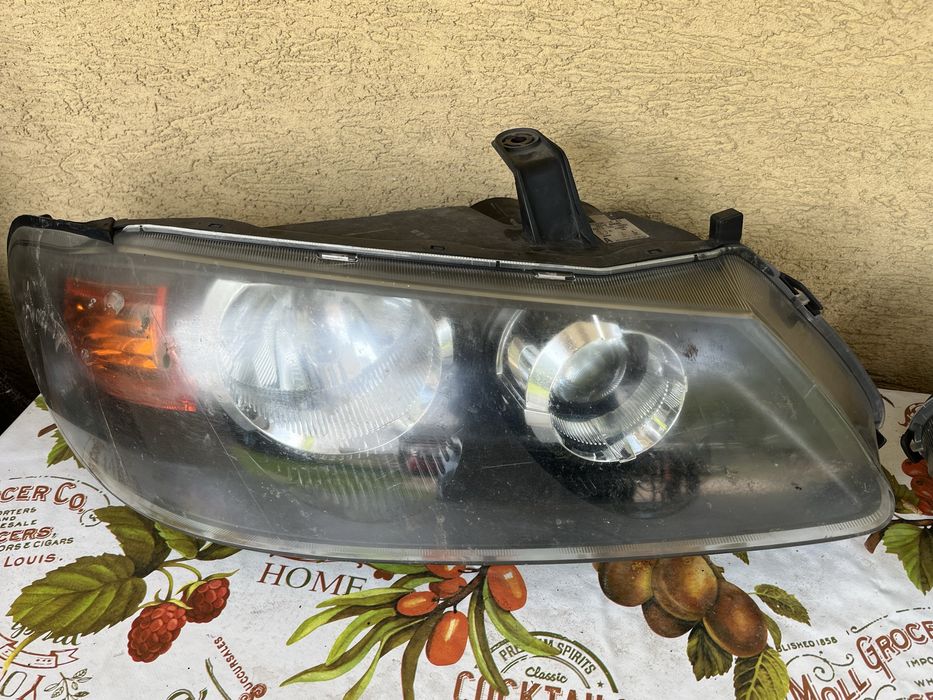 Reflektor lampa prawa Nissan Almera n16