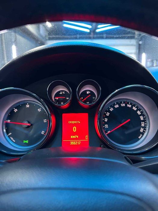 Опель Інсінгнія 2.0 дизель.ХОРОШИЙ СТАН,ХОРОША ЦІНА