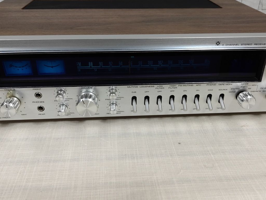 Toshiba SA-504 Analogowy amolitner FM stereo vintage