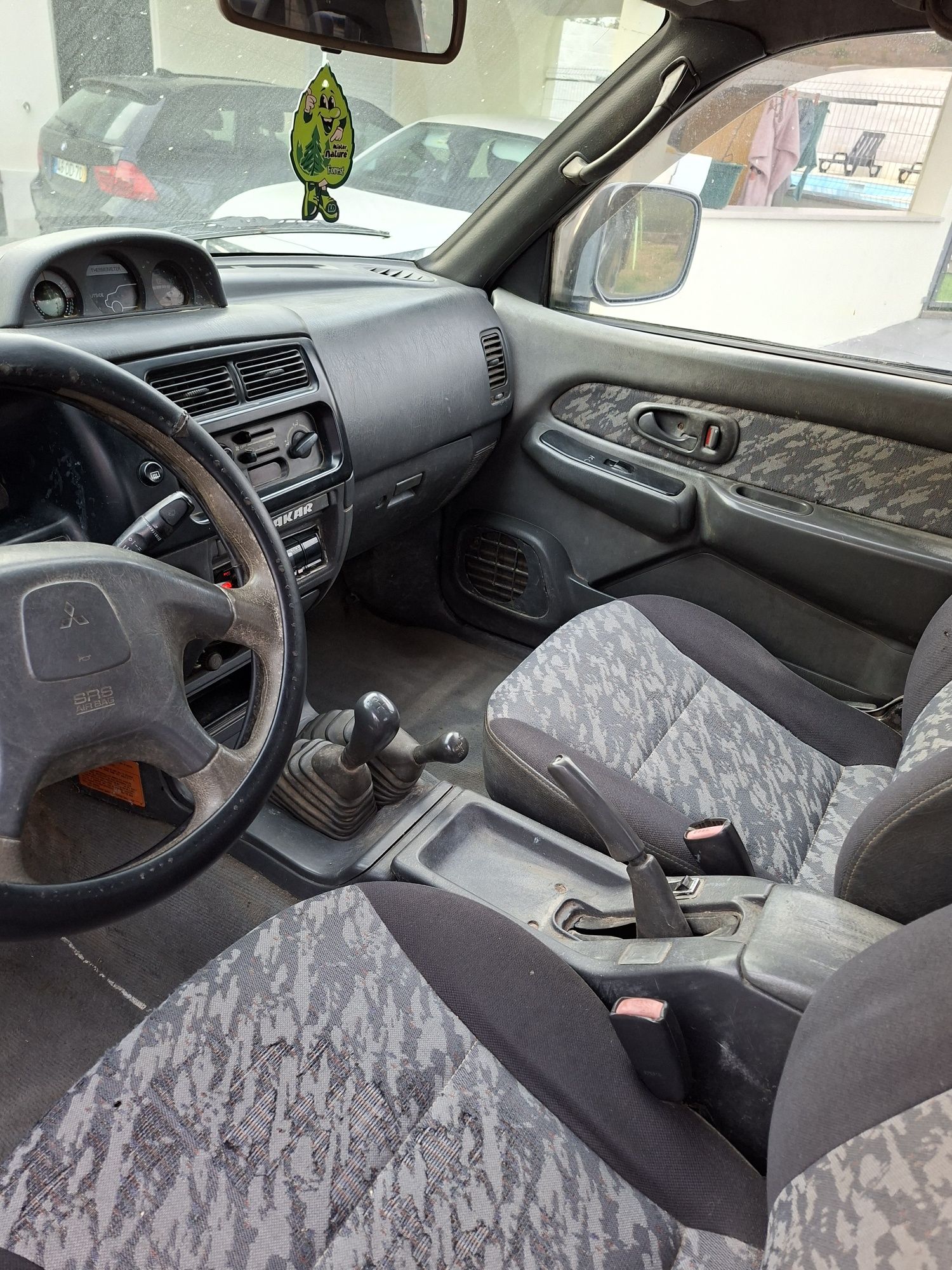Mitsubishi L200 strakar