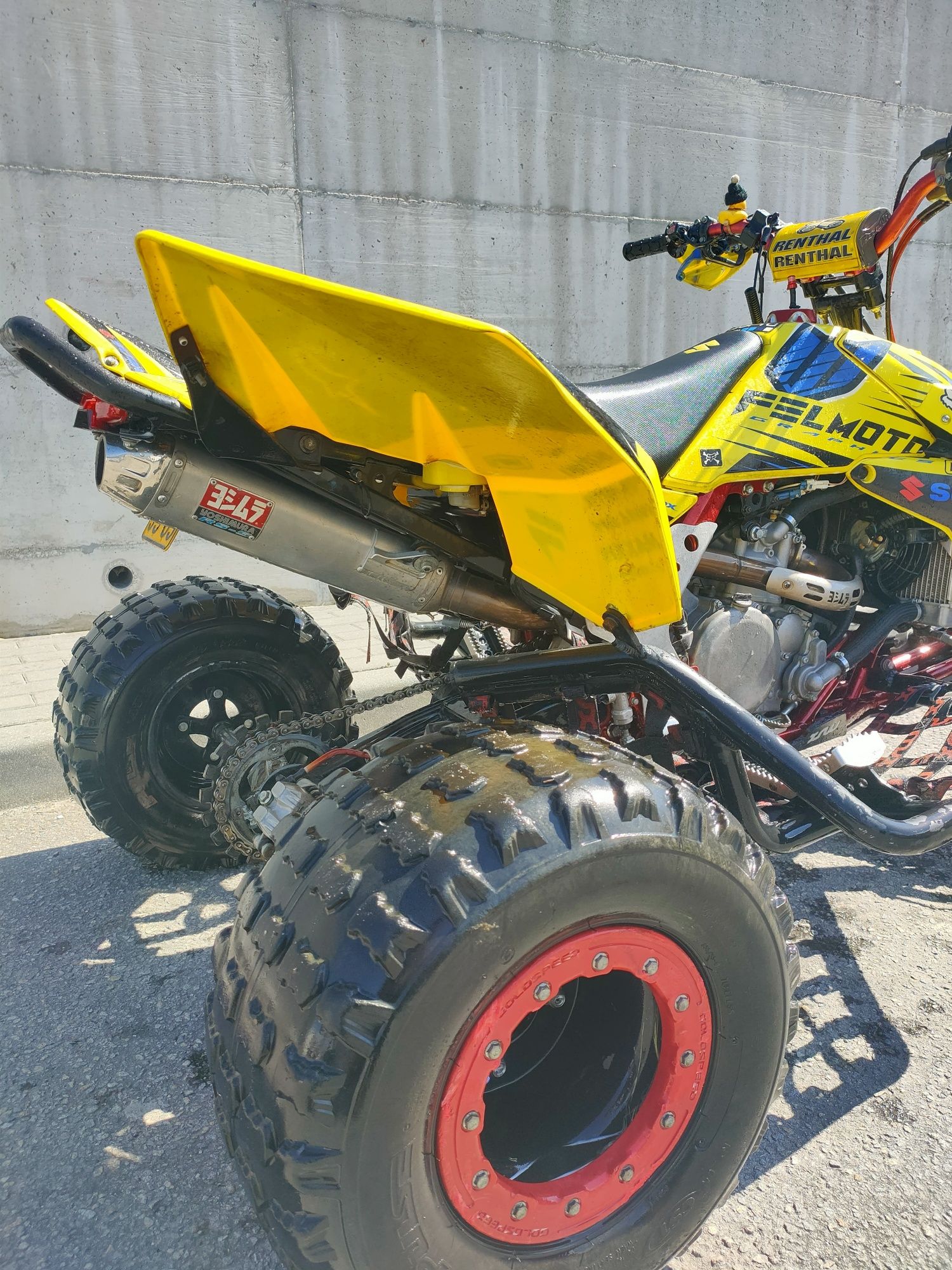 Suzuki ltr 450 .