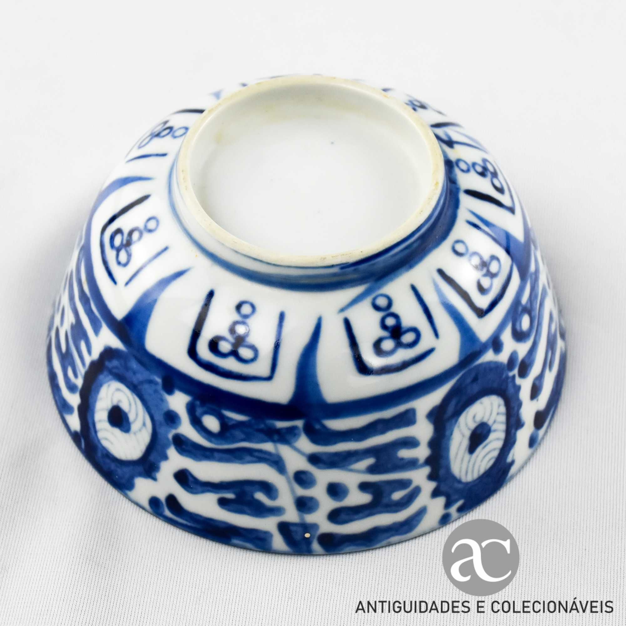 Taça Porcelana China dec. Azul e Branca Dinastia Qing (1644 a 1911)