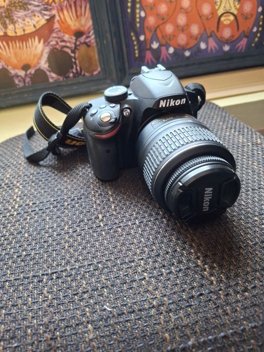 Фотоапарат nikon d3200+студійний спалах, білий фон