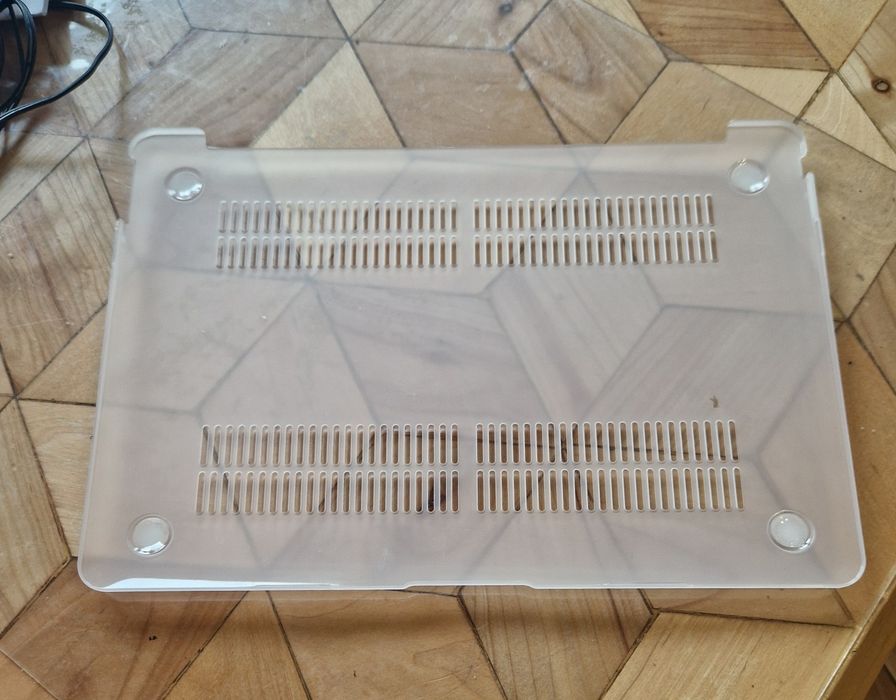 Etui na MacBook Ait 13