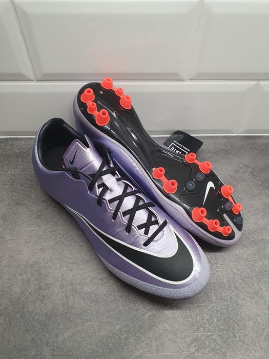 Półprofesjonalne Pro korki Nike Mercurial Veloce II AG-R