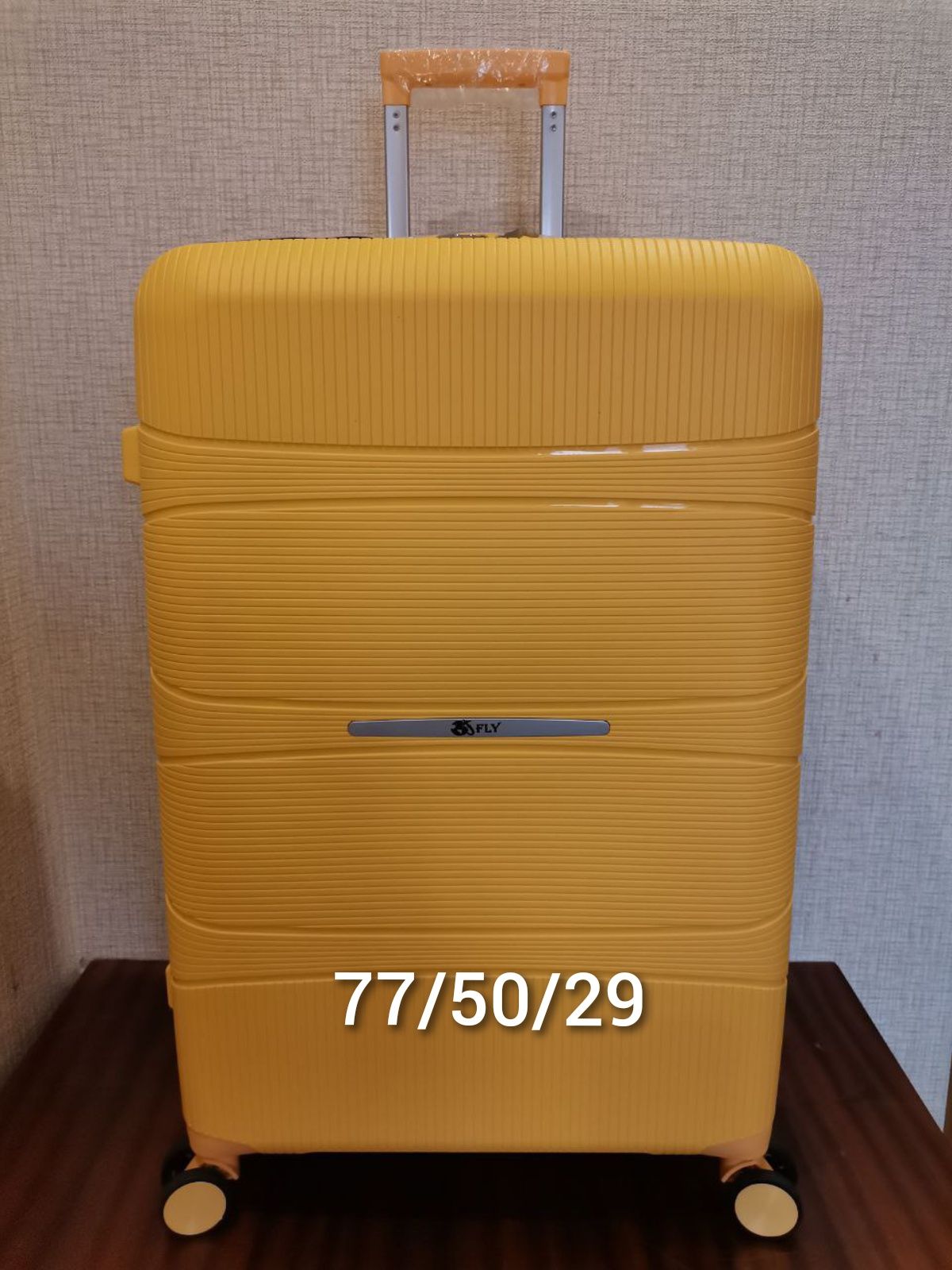 Поліпропіленова валіза велика чемодан большой купить в Украине