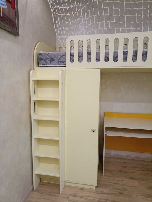 Дитяче ліжко-горище