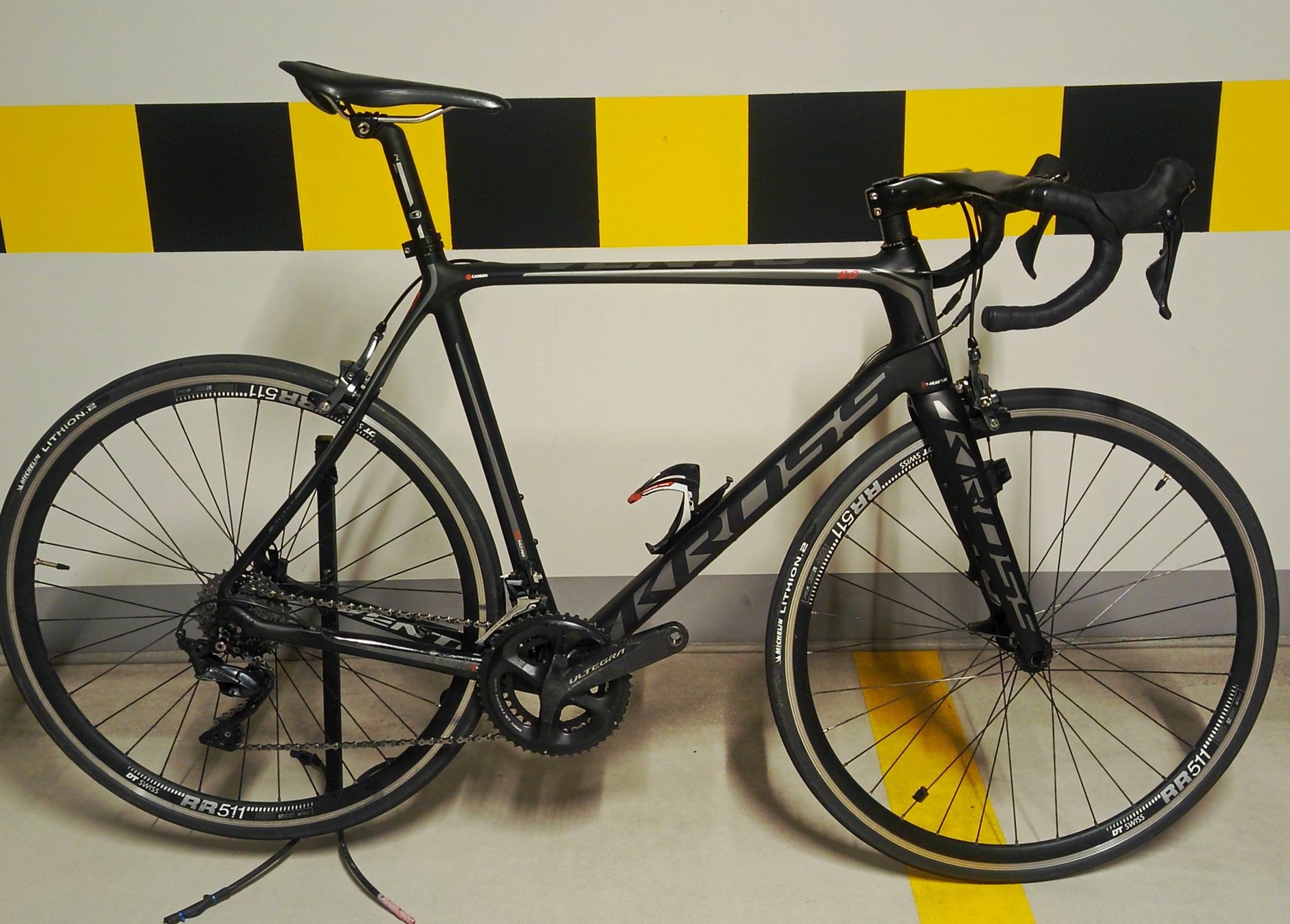 Kross Vento 9.0 karbon,Ultegra, Dt Swiss, zintegrowany kokpit Progress