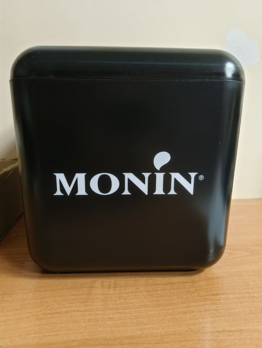 Pojemnik na lód Monin
