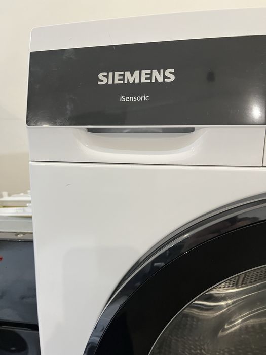 Сушильна машина Siemens iQ500 WQ33G2D40