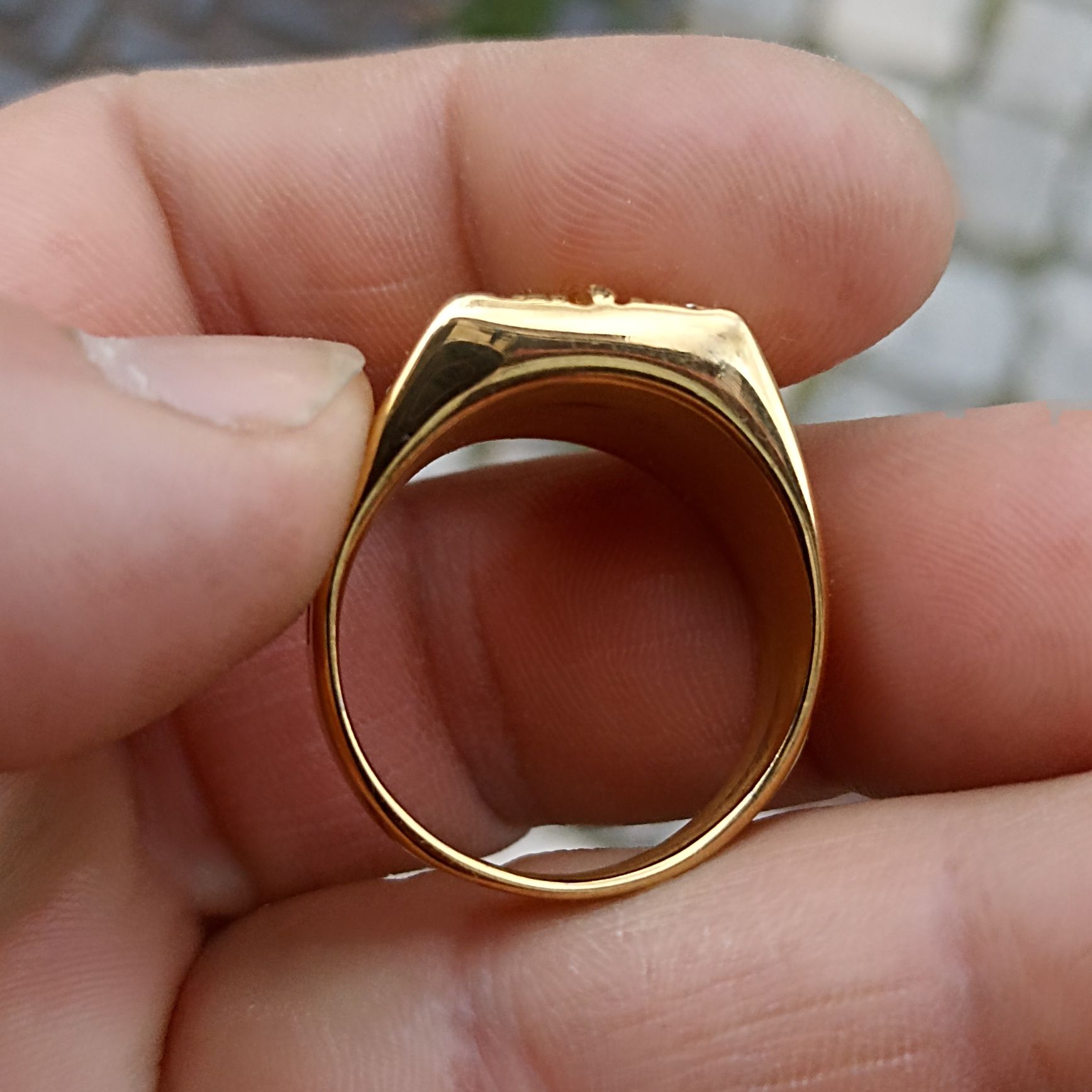 Anel Grosso dourado novo