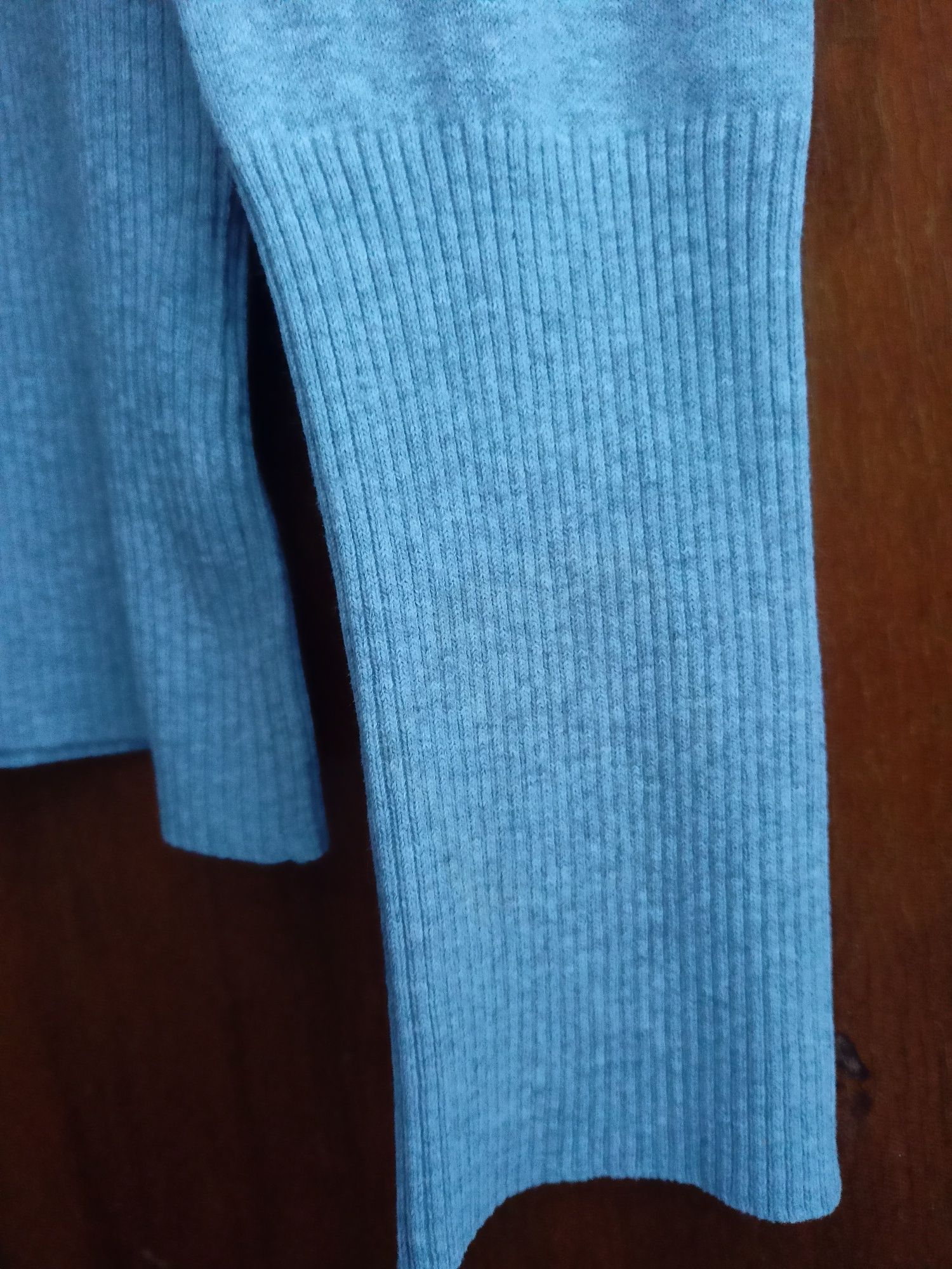 Śliczny szary Orsay sweterek