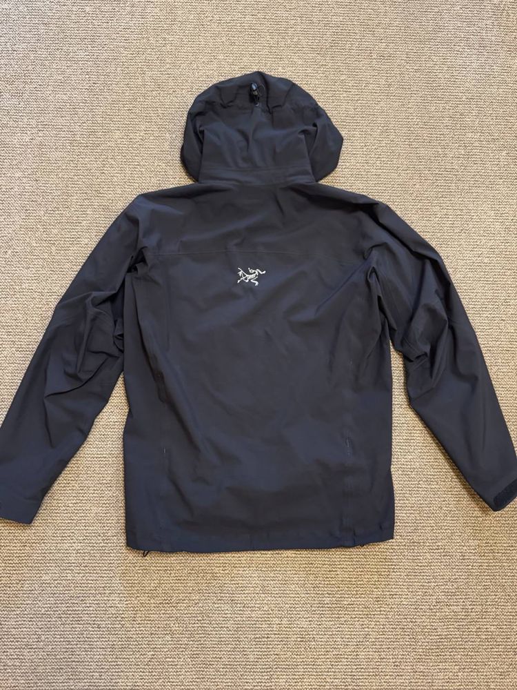 Arc'teryx Men's Gore-Tex Jacket with RECCO