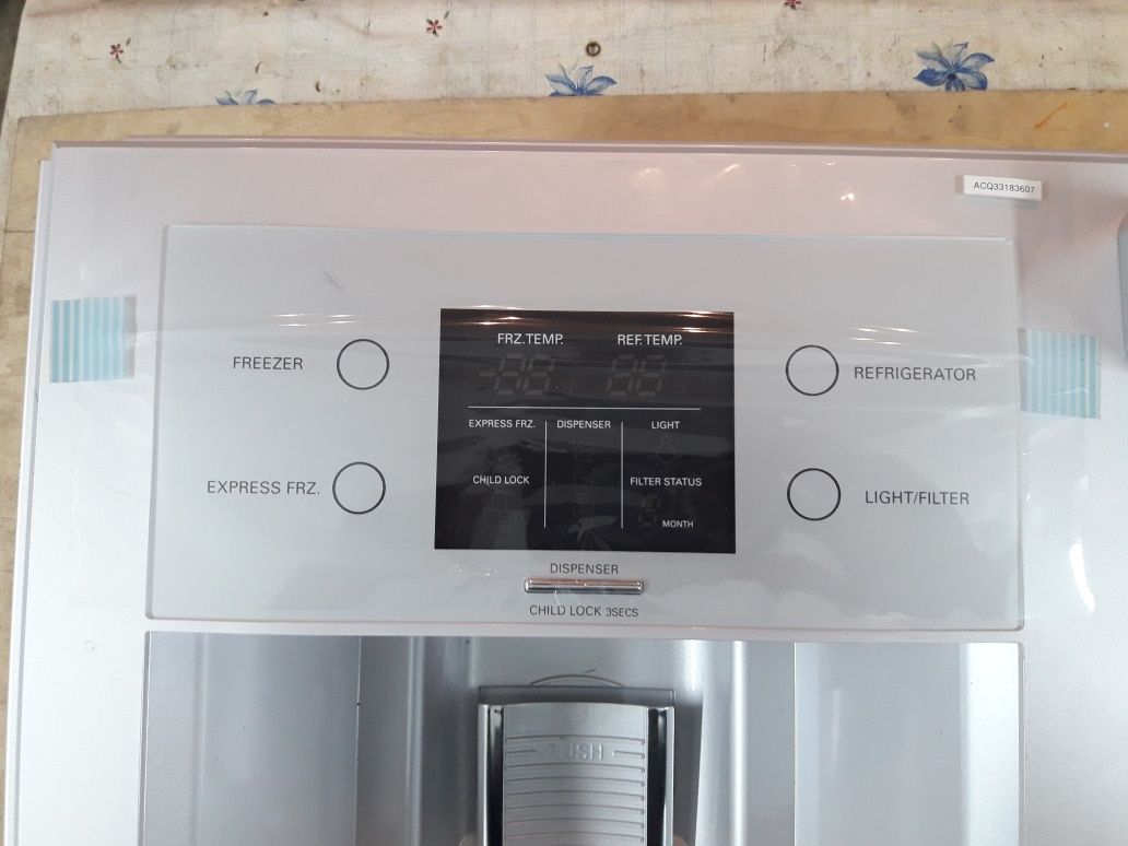 Диспесор на холодильник LG and SAMSUNG. Side-by-side.