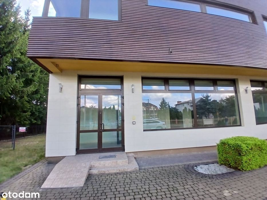 Lokal z dużymi witrynami od ulicy, parking, 5 min do Metra Młociny