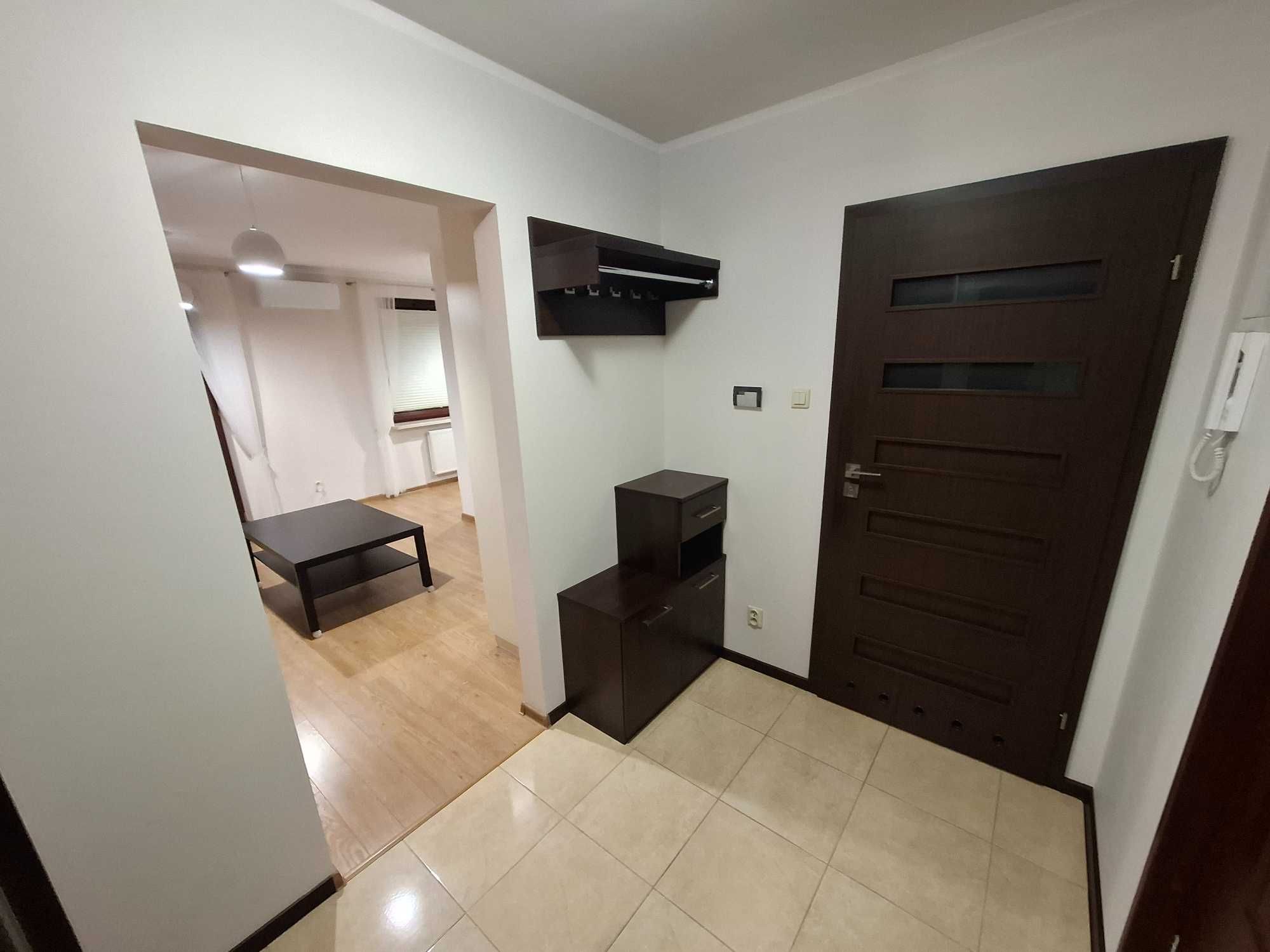 Kawalerka 35 m² – ul. Mickiewicza, osiedle zamknięte, klimatyzacja