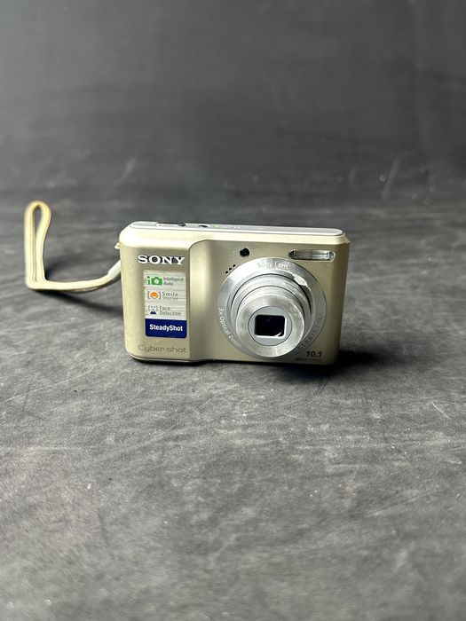 Цифровий фотоапарат. Стан як на фото повністю робочий. Повний комплект