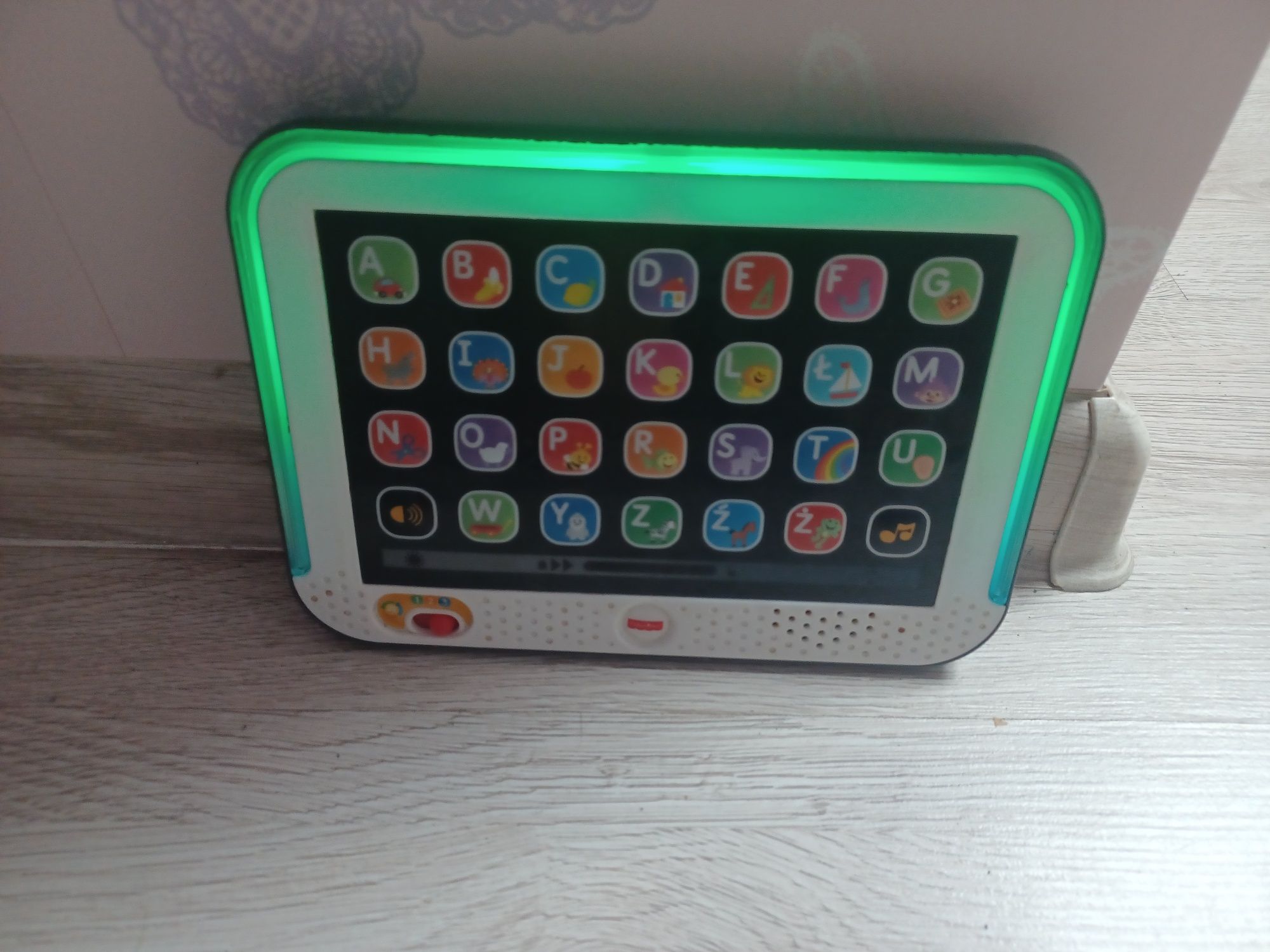 Tablet edukacyjny fisher price