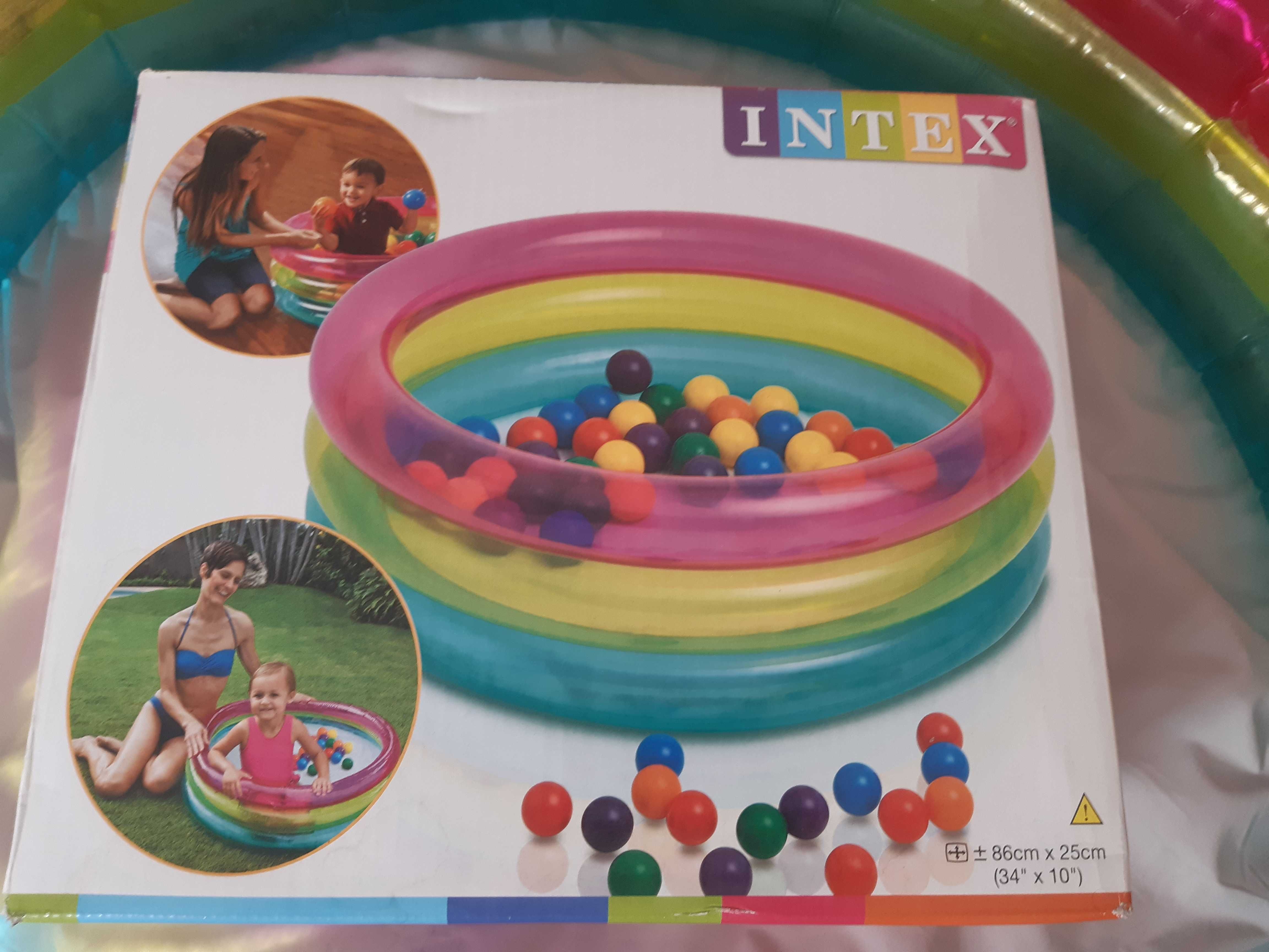 Piscina Intex com bolas e conjunta extra de bolas