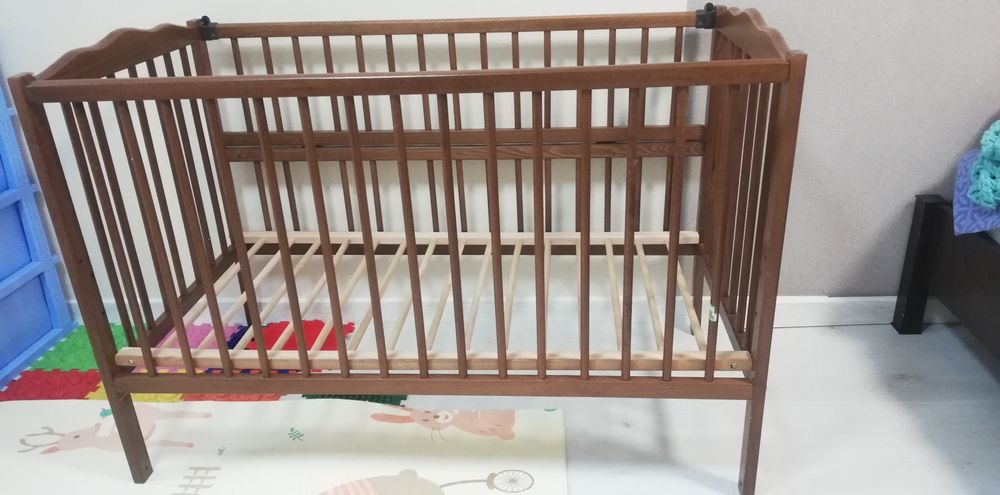 Дитячє ліжко дерев'яне