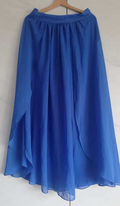 Letnia zwiewna spódnica ze spodenkami