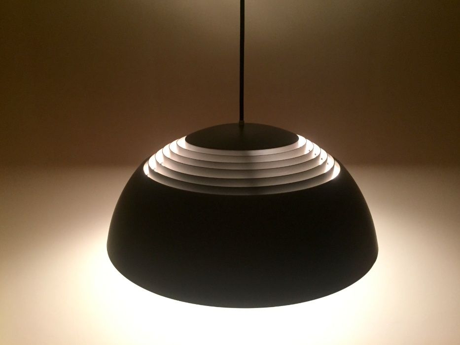 Candeeiro AJ Royal 500, Arne Jacobsen para Louis Poulsen