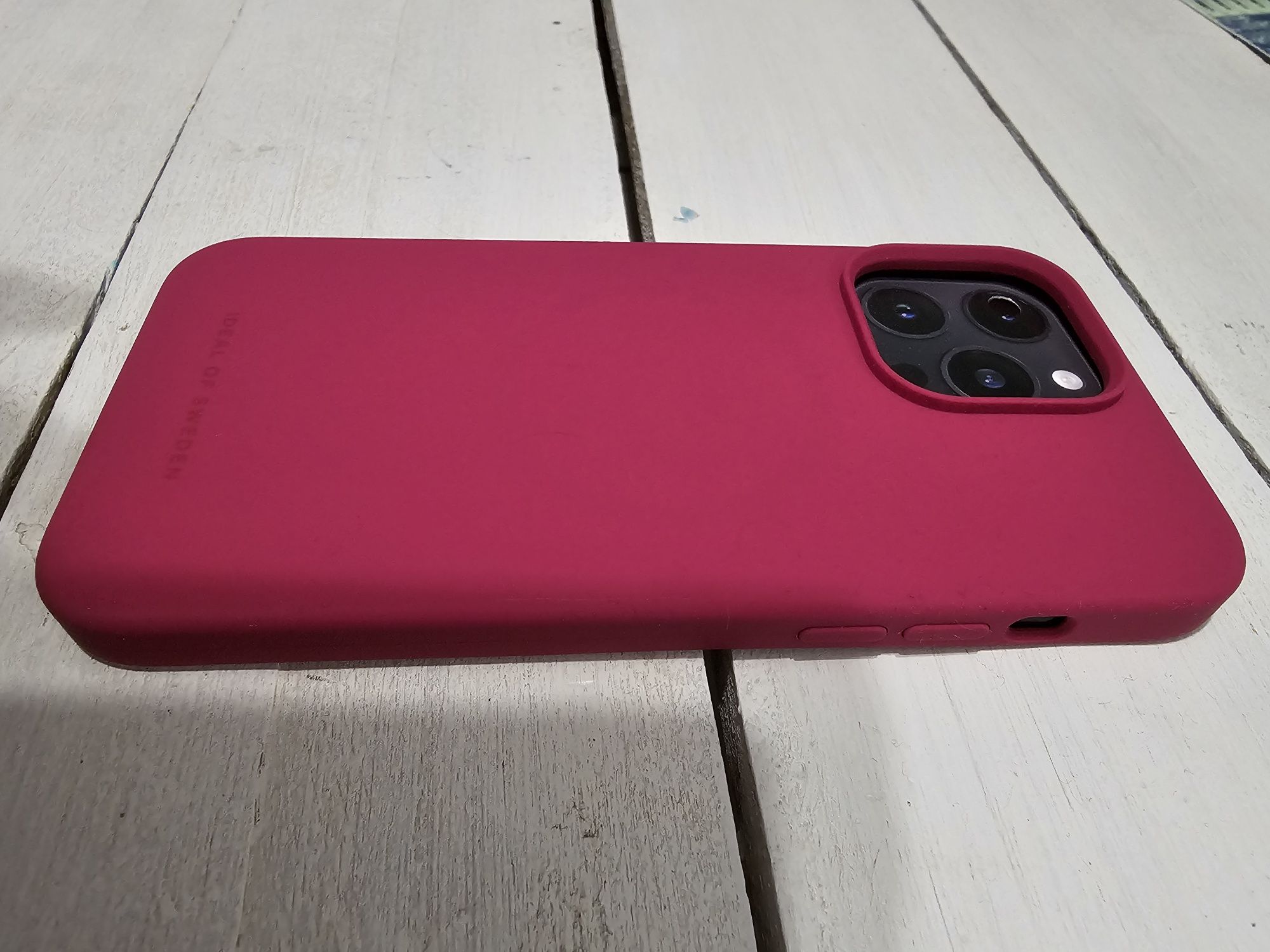 Etui plecki idealofsweden Magenta iPhone 14 Pro Max