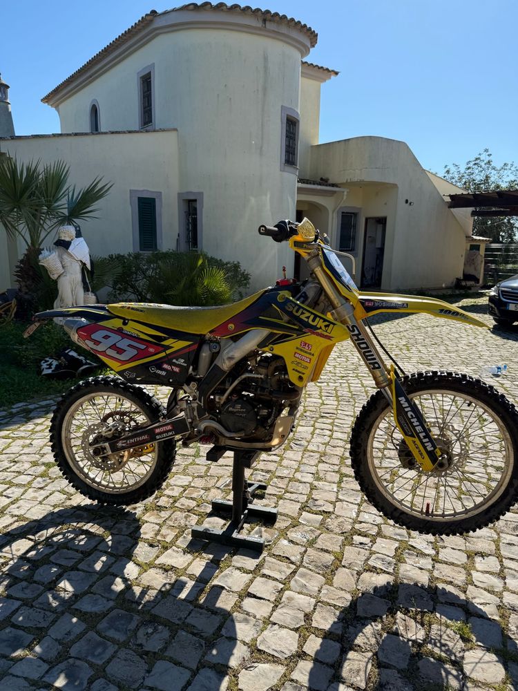 Suzuki RMZ 250 matriculada