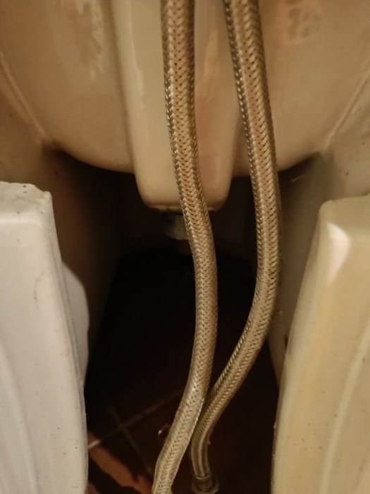 Bidet stojący z baterią i syfonem
