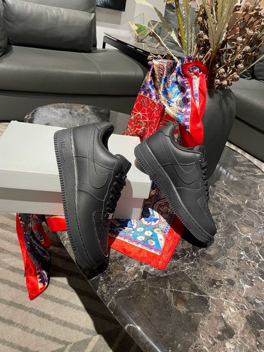 Buty Trampki Nike Air Force 1 Low Black R.37.5