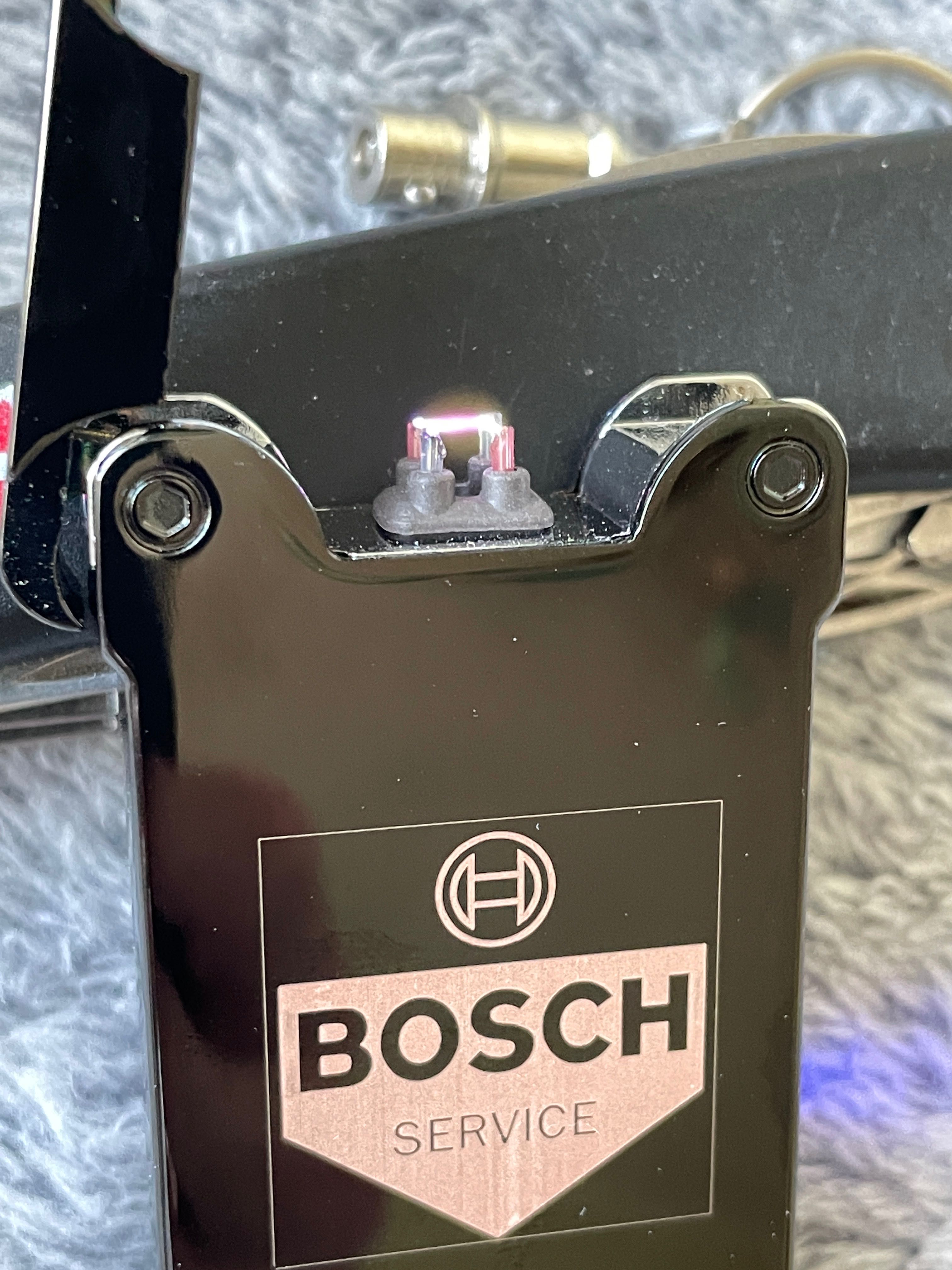 Электроимпульсная зажигалка Bosch servise. Новая