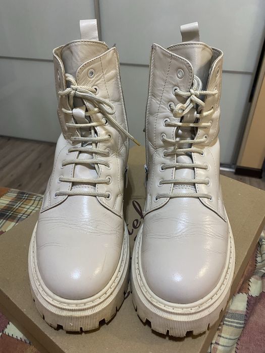 40 р. шкіряні молочні черевики з натуральним утепленням