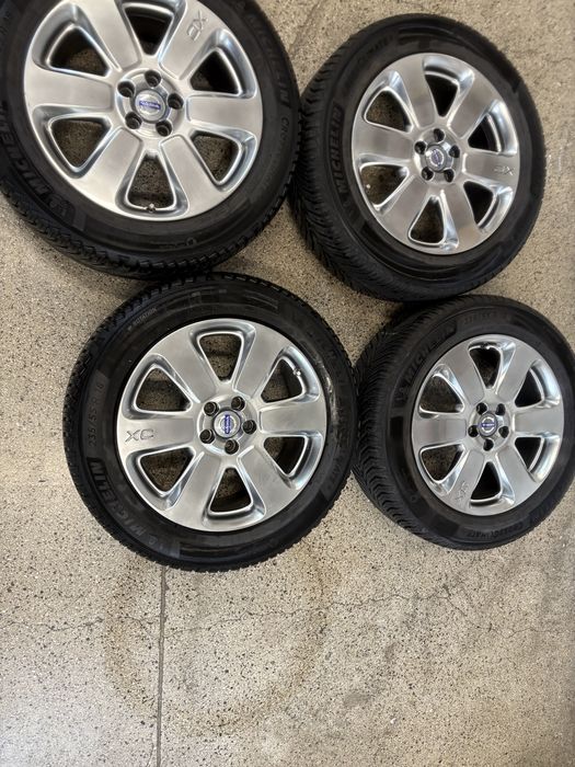 Komplet  kół  do volvo xc 70 18 cali