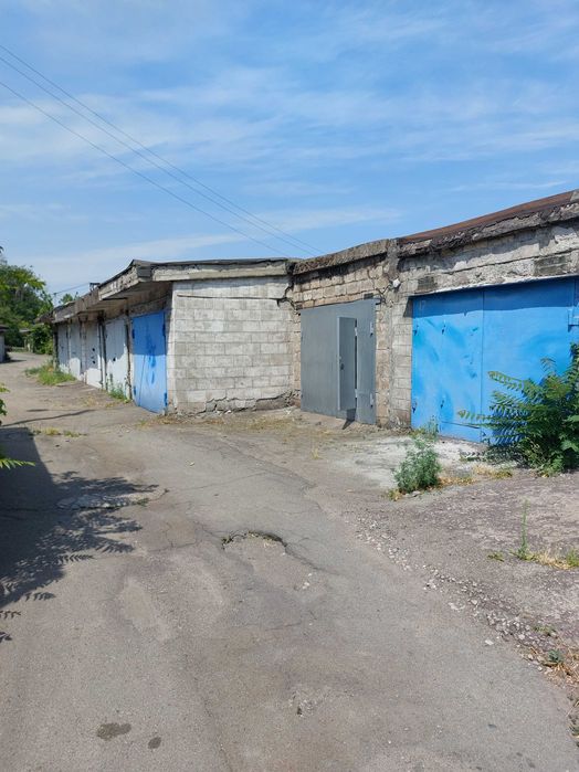 Продам гараж в центре