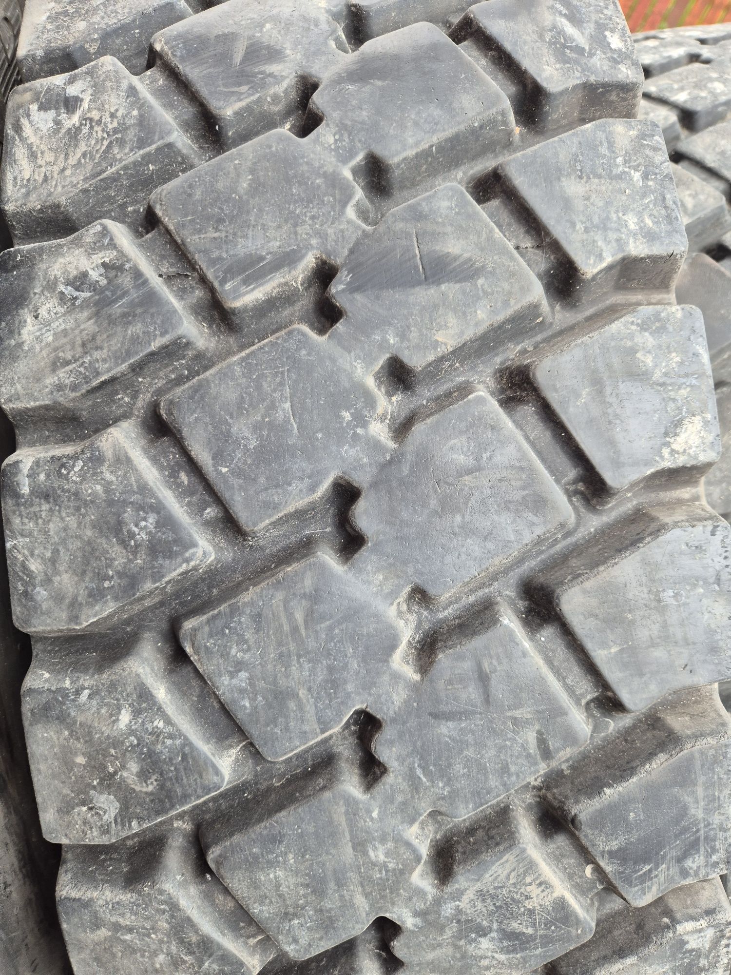Opony 13r22.5   13-22.5