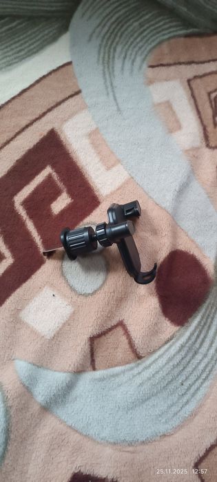 Продам автодержатель для телефона.