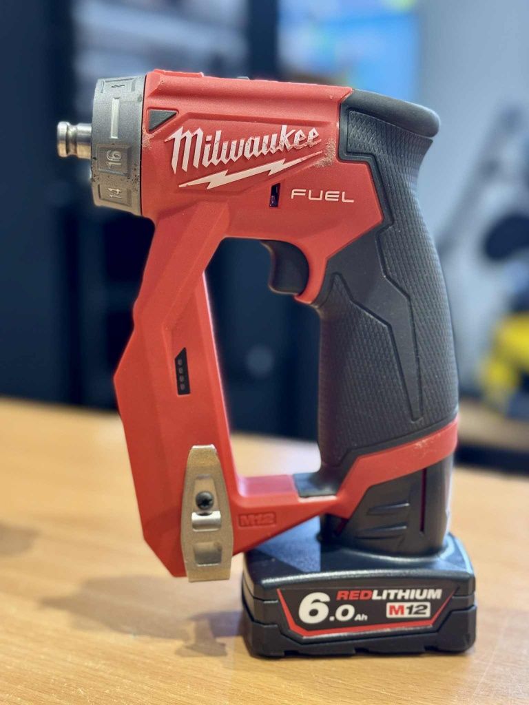 Wiertarko wkrętarka z wymiennym uchwytem Milwaukee m12 FDDXKIT 3xAKU !