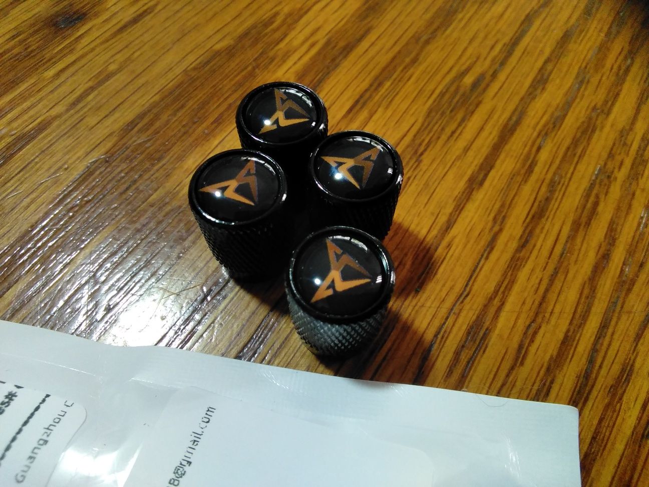 Tampas "Cupra" valvulas