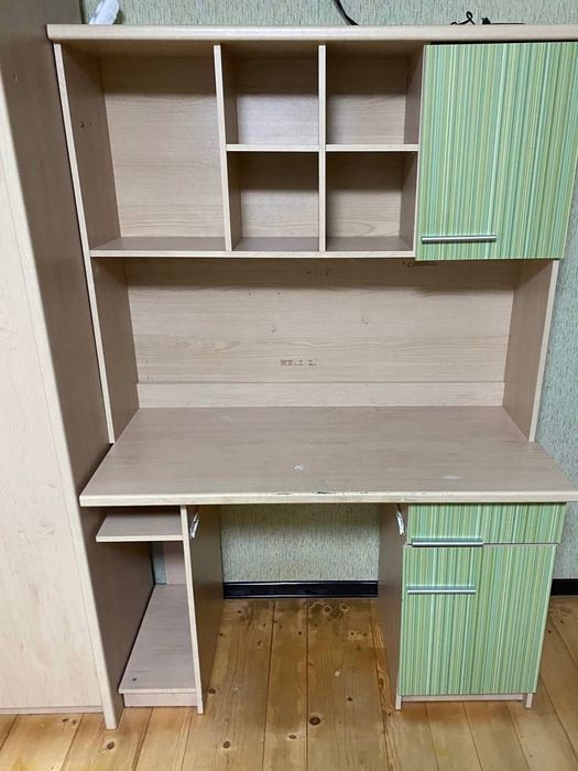 Комплект меблів для підлітків