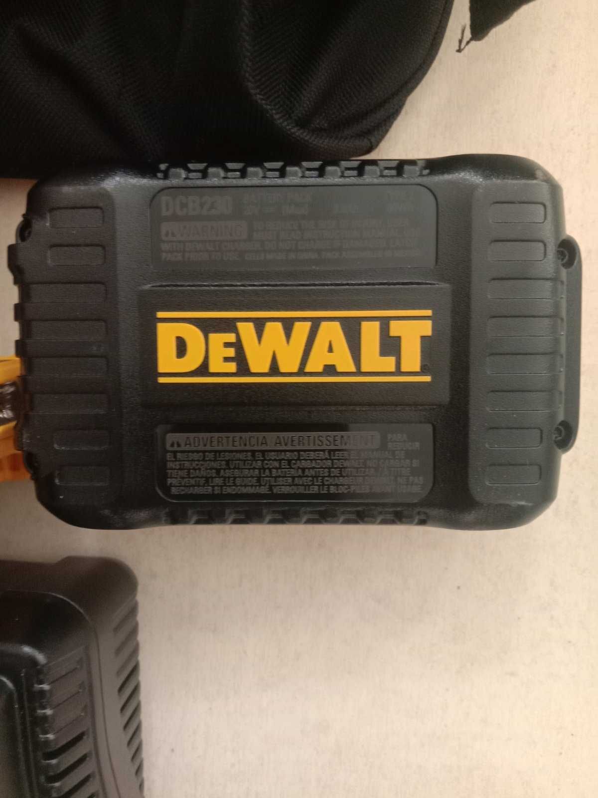 Дриль шурупокрут DeWALT DCD805